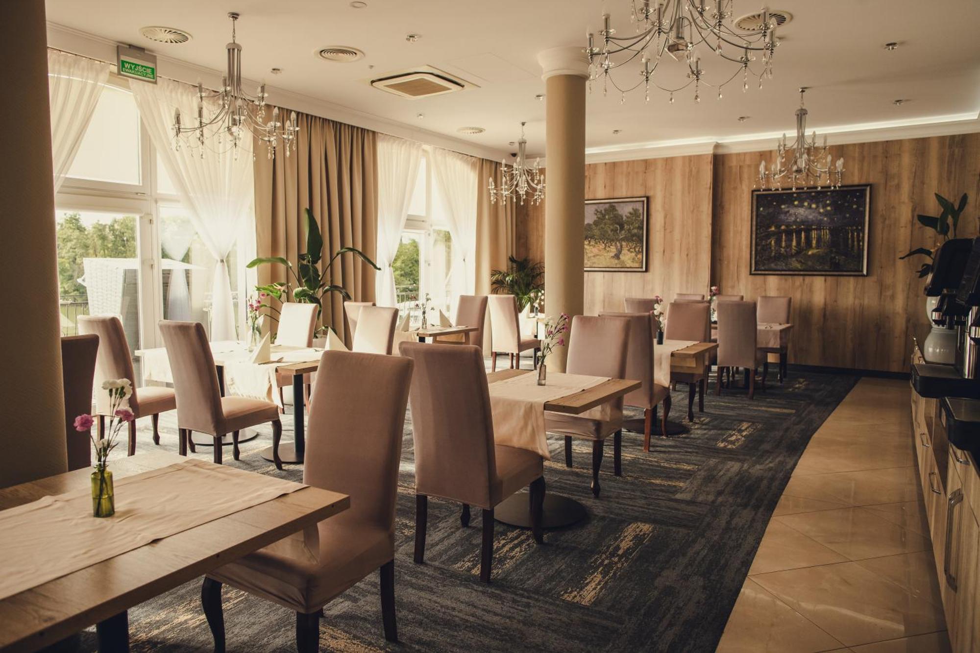 Hotel Woinski Spa ลุบเนียวิตแซ ภายนอก รูปภาพ